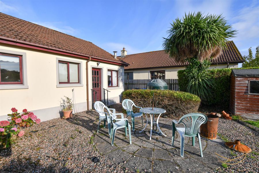 14 Croft Manor