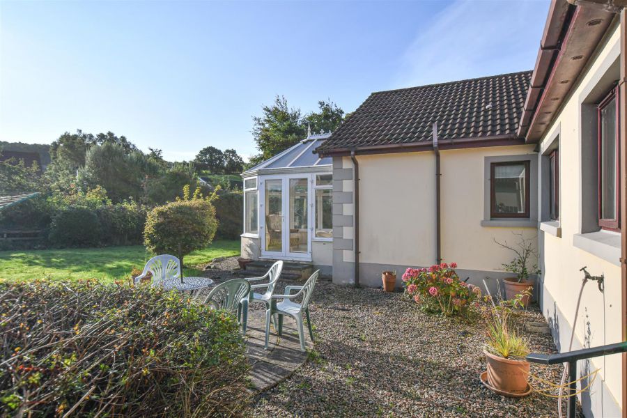 14 Croft Manor