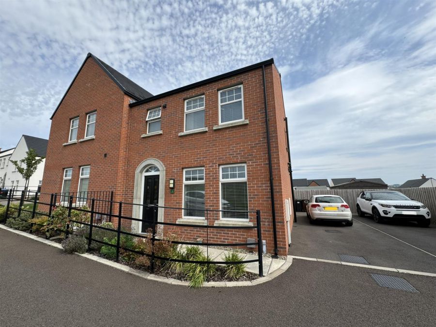 3 Rushfield Place