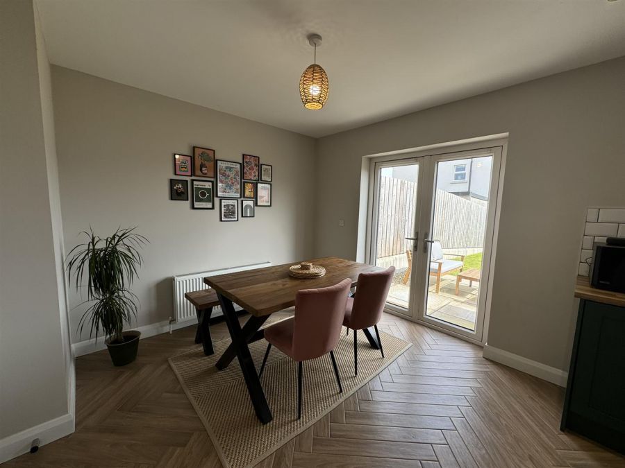 3 Rushfield Place
