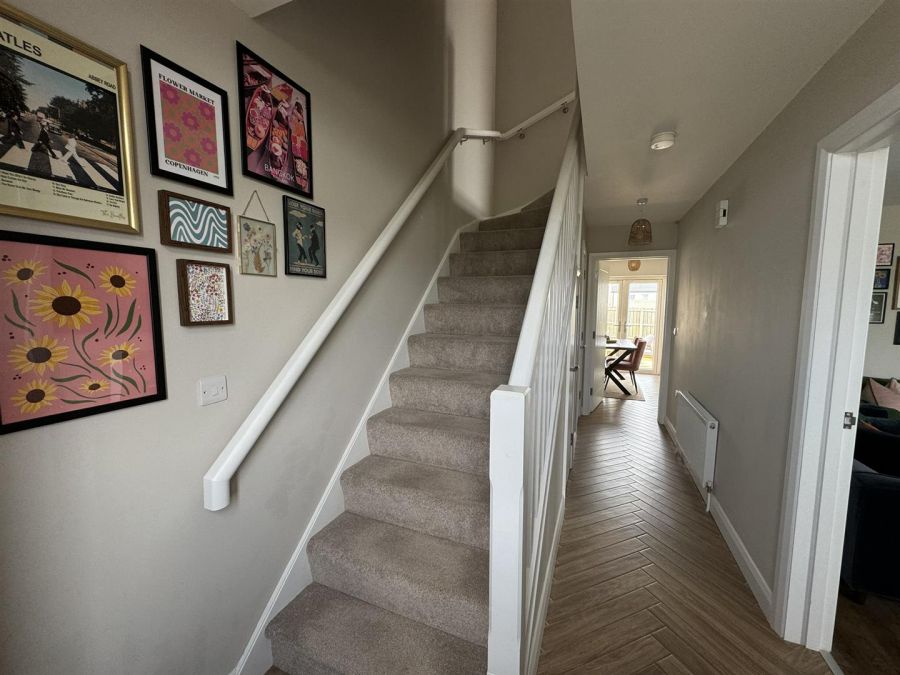 3 Rushfield Place