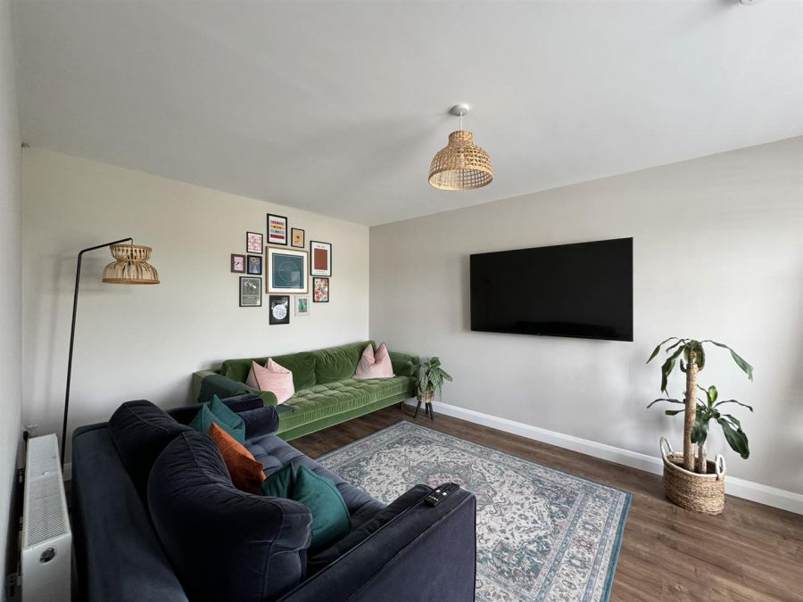 3 Rushfield Place