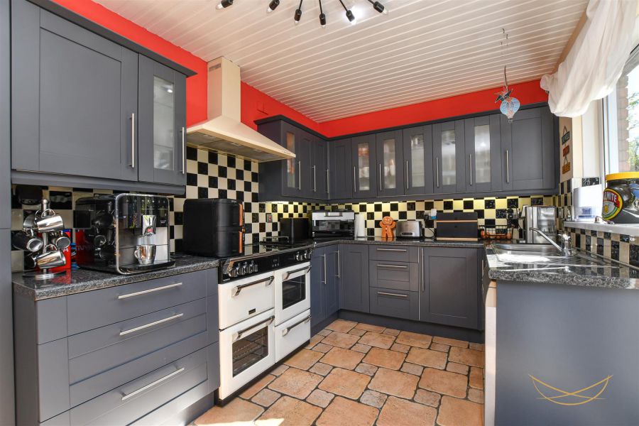 12 Burnet Close