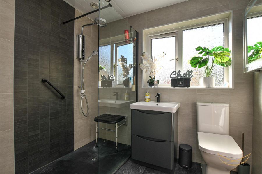 12 Burnet Close