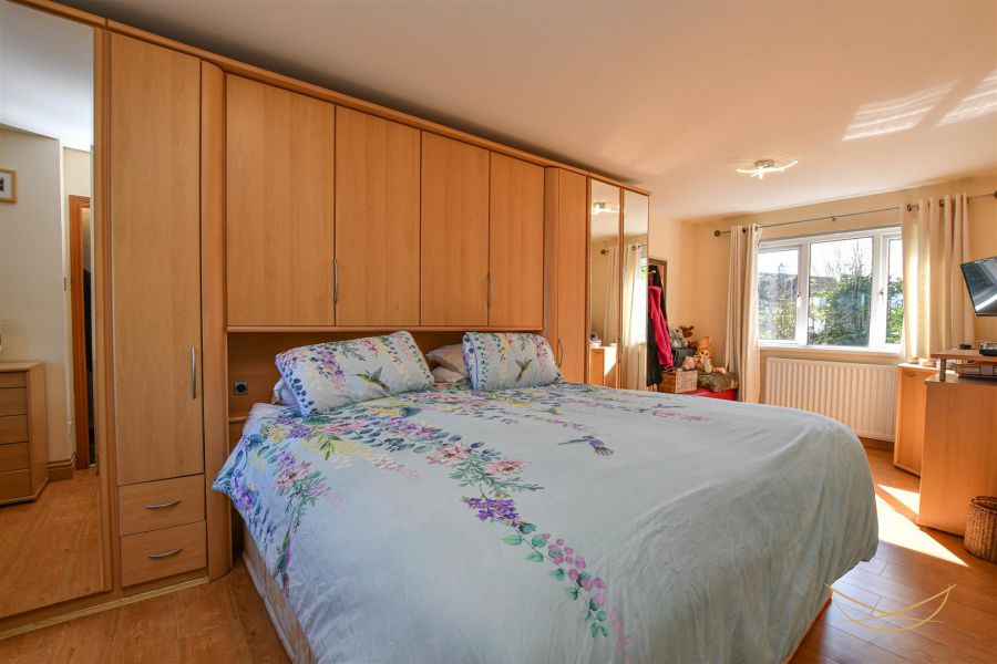 12 Burnet Close