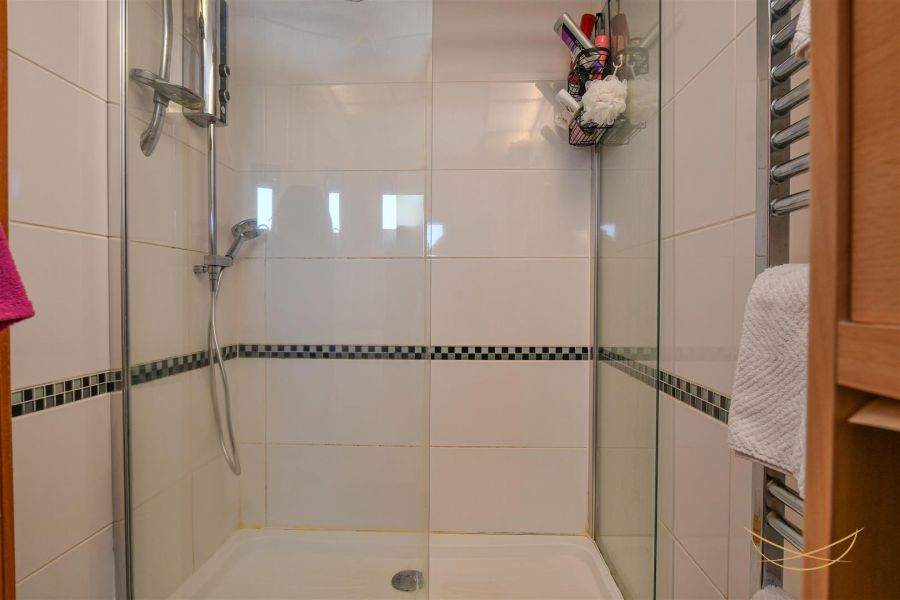 12 Burnet Close