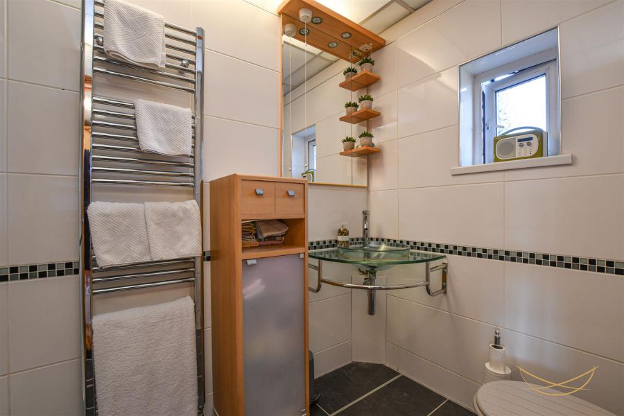 12 Burnet Close