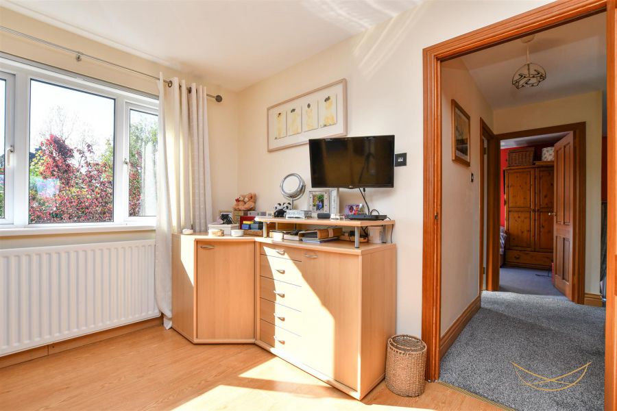 12 Burnet Close