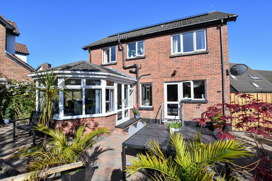 12 Burnet Close