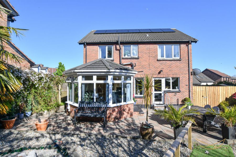 12 Burnet Close