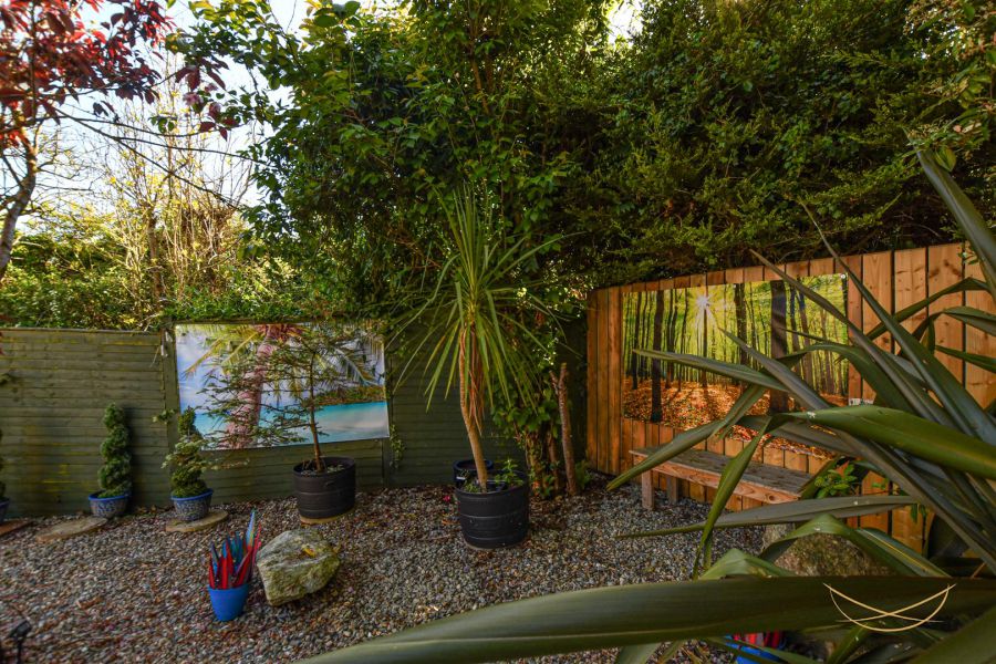 12 Burnet Close
