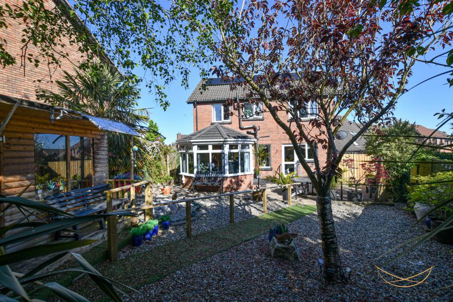 12 Burnet Close