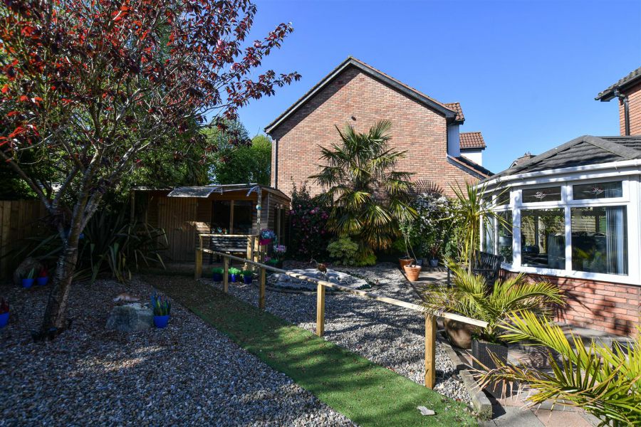12 Burnet Close