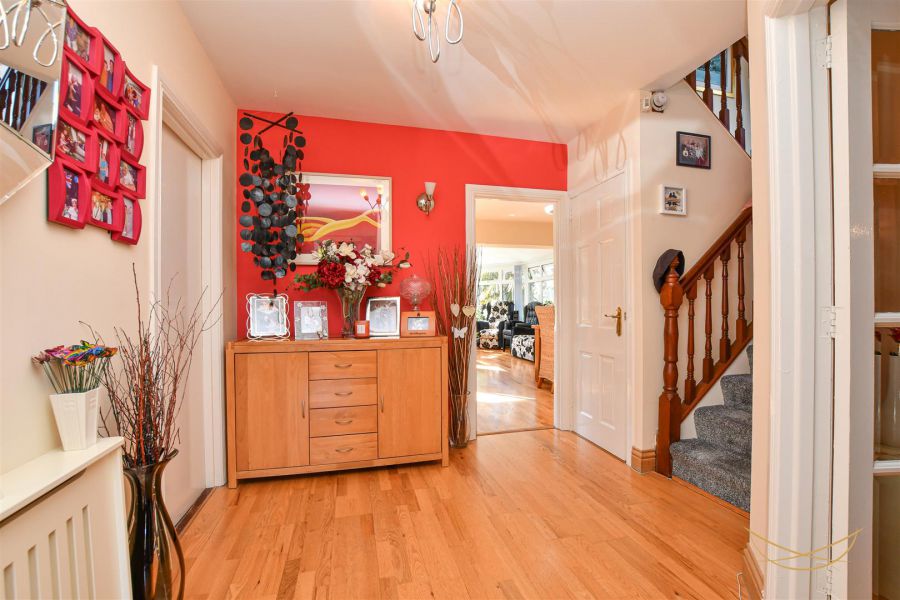 12 Burnet Close