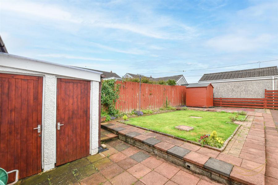 11 Rathmena Park