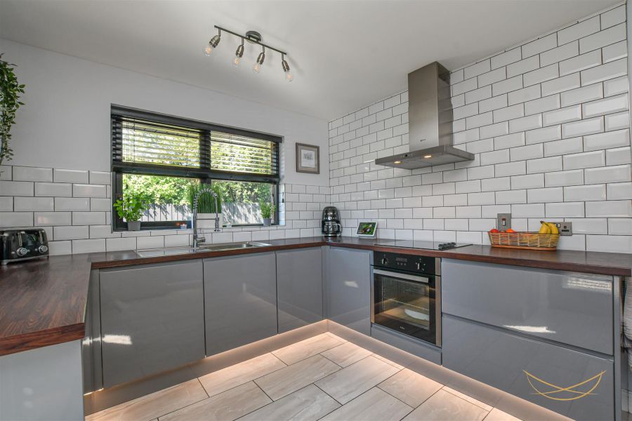 6 Blackthorn Grange