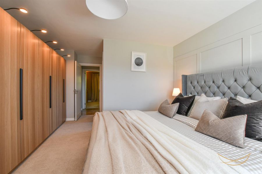 6 Blackthorn Grange