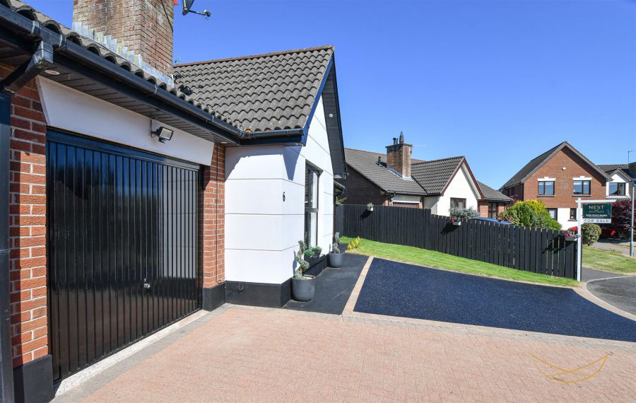 6 Blackthorn Grange
