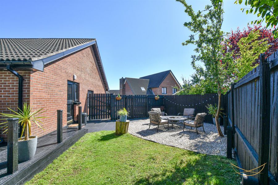 6 Blackthorn Grange