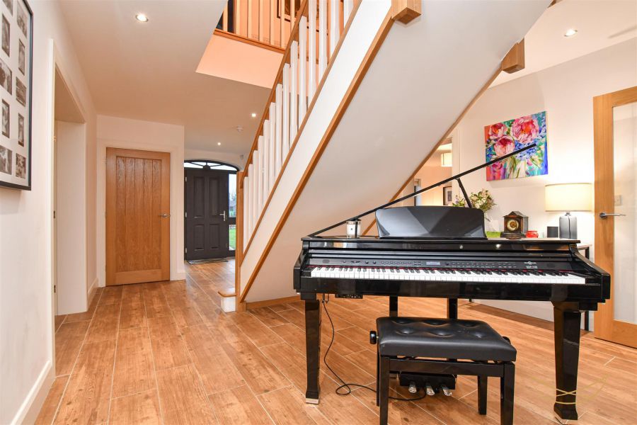 192 Seven Mile Straight