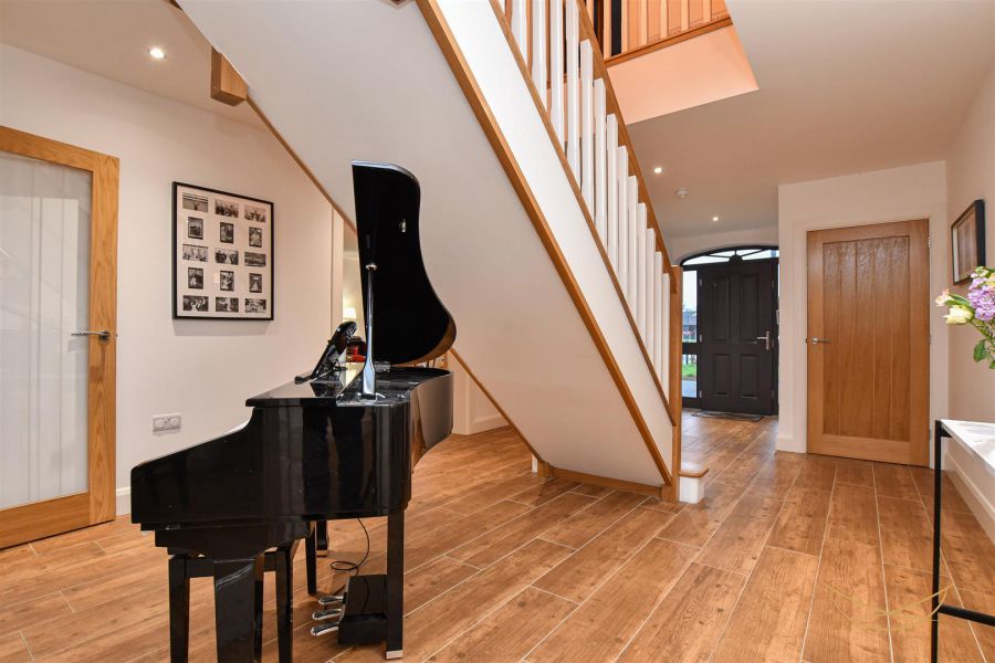 192 Seven Mile Straight