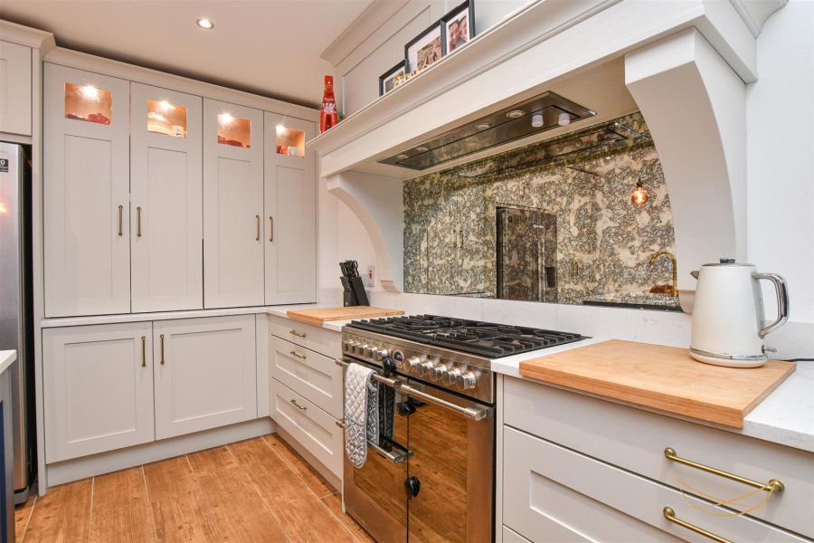 192 Seven Mile Straight