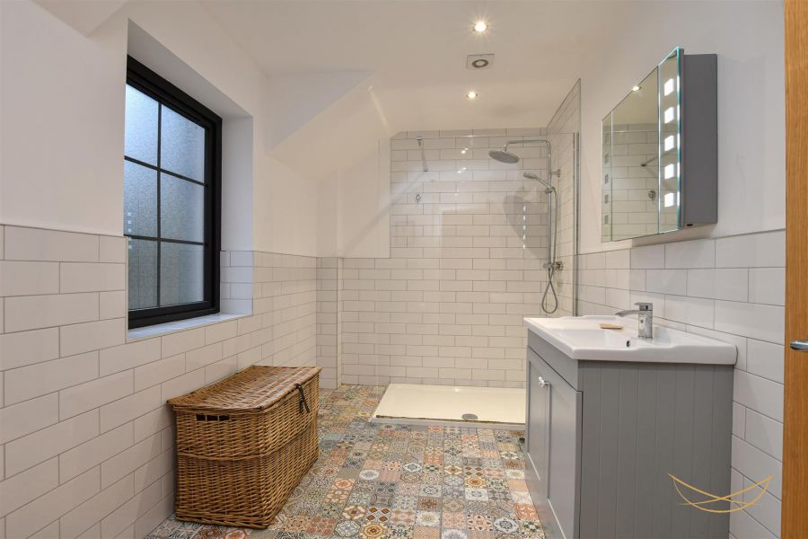 192 Seven Mile Straight