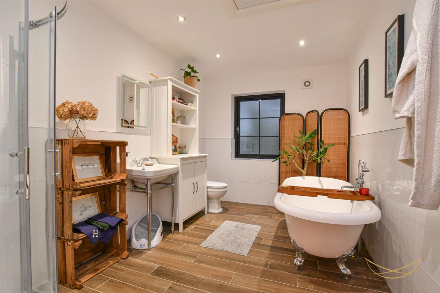 192 Seven Mile Straight