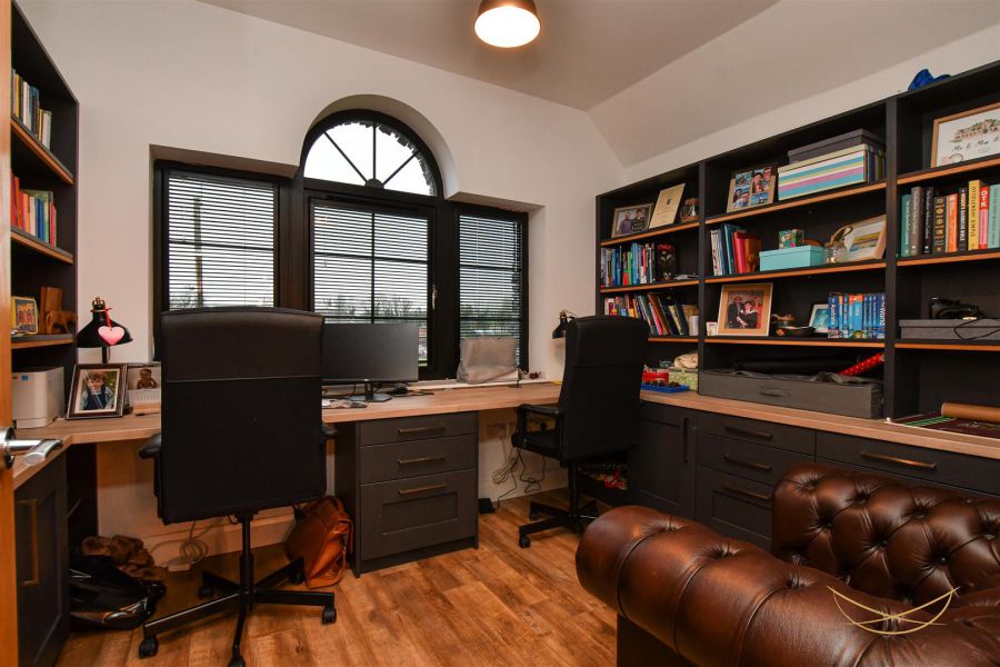 192 Seven Mile Straight