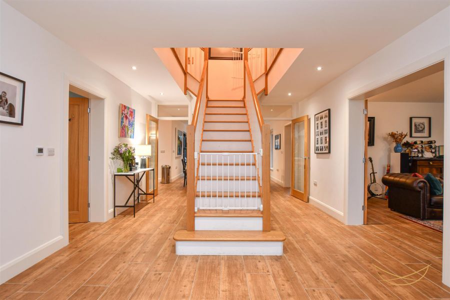 192 Seven Mile Straight