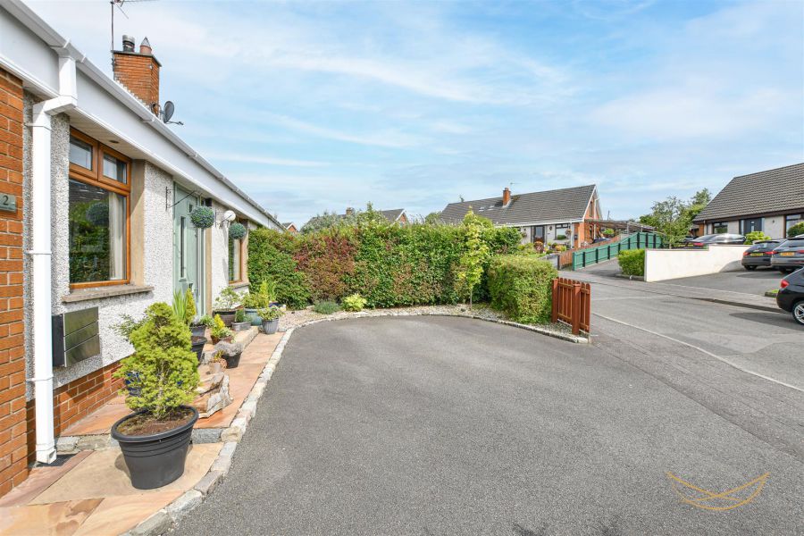 2 Collinview Drive
