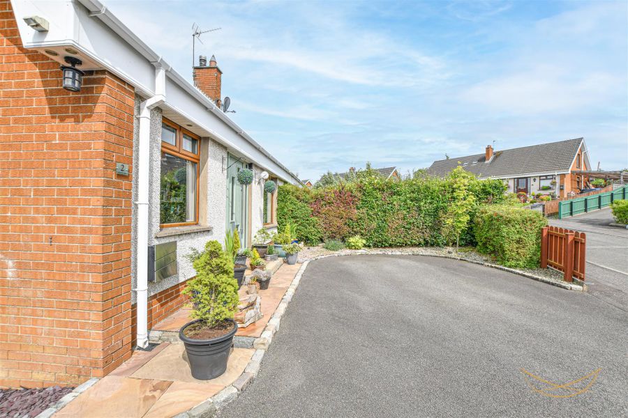 2 Collinview Drive