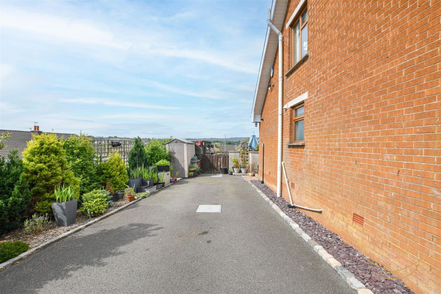 2 Collinview Drive