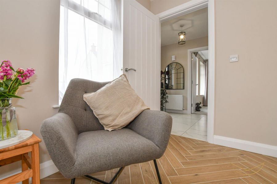 6 Rushfield Drive