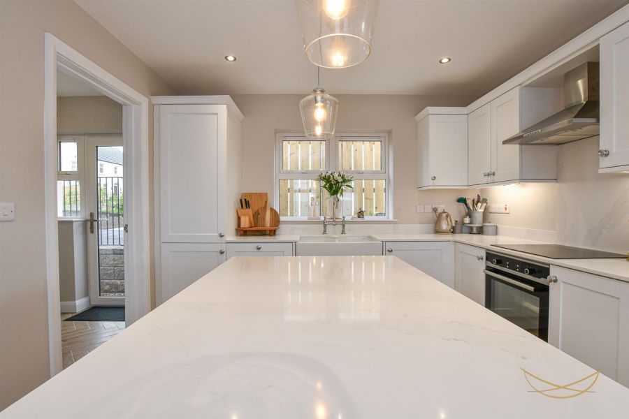 6 Rushfield Drive
