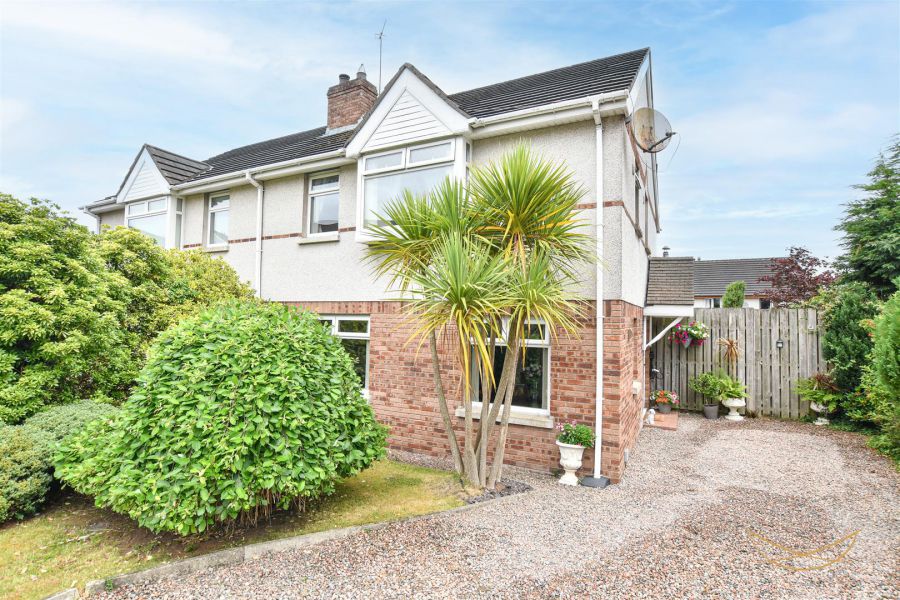 18 Oakdale Manor