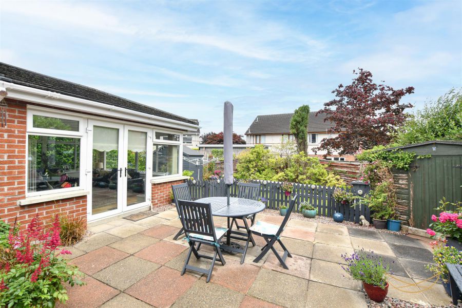 18 Oakdale Manor