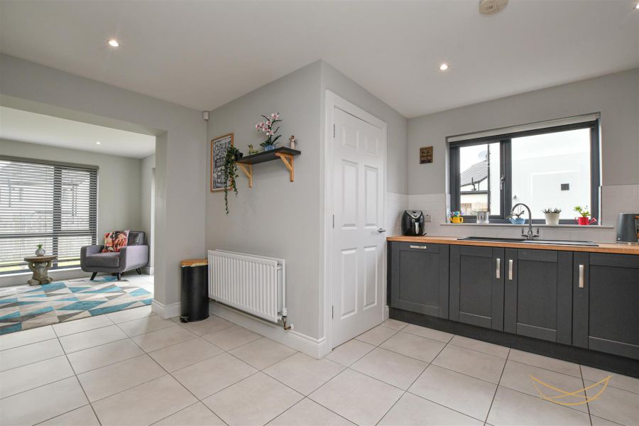4 Oakwood Avenue