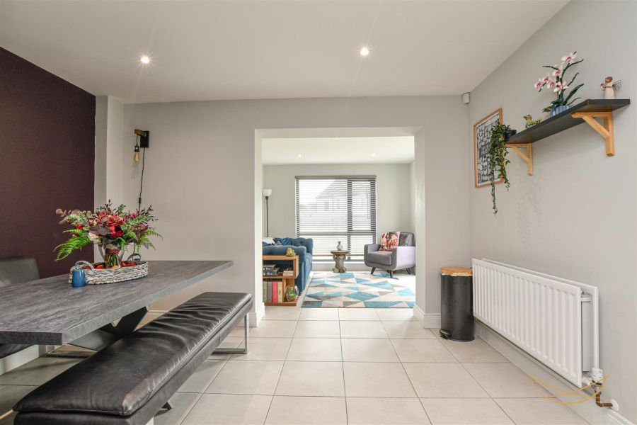 4 Oakwood Avenue