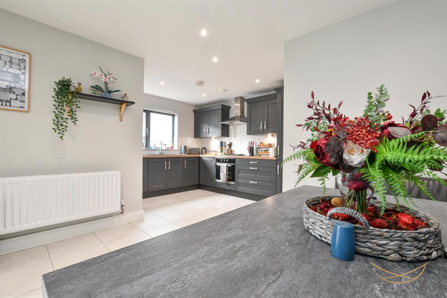 4 Oakwood Avenue