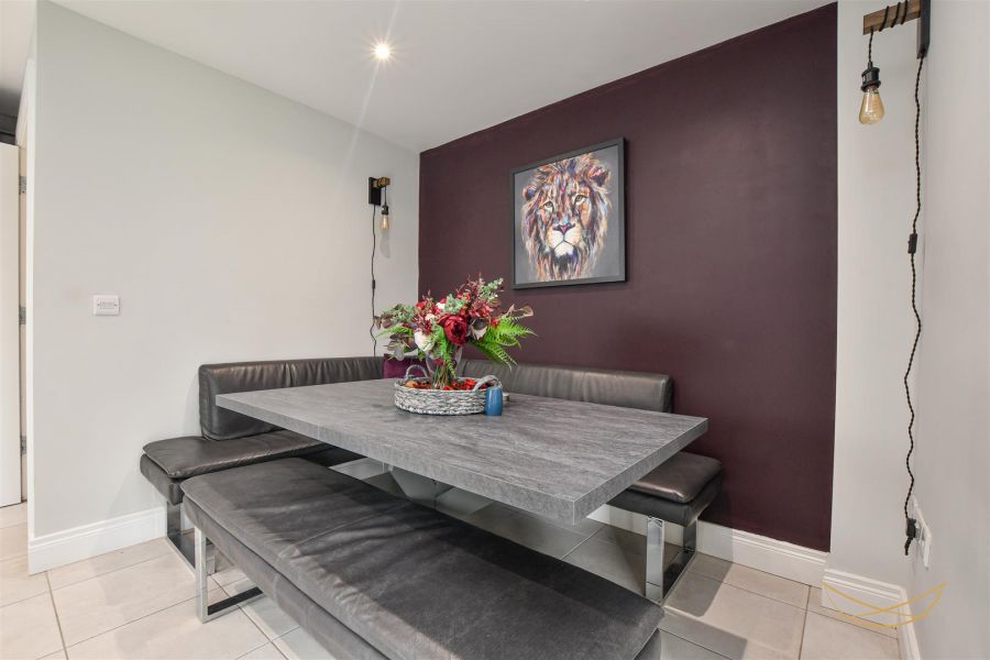 4 Oakwood Avenue