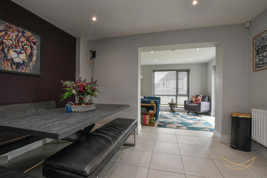 4 Oakwood Avenue