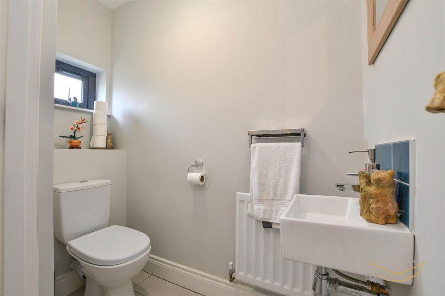 4 Oakwood Avenue