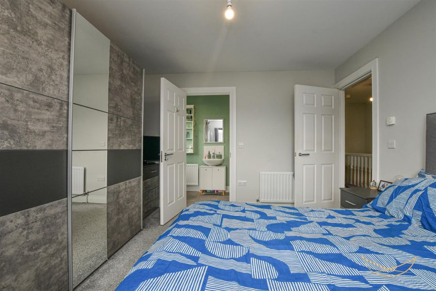4 Oakwood Avenue