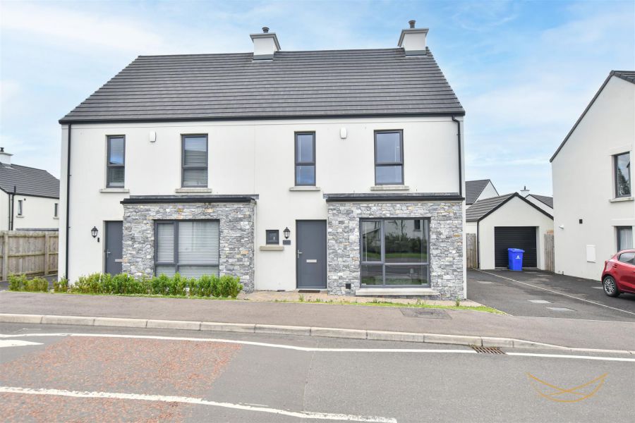 4 Oakwood Avenue