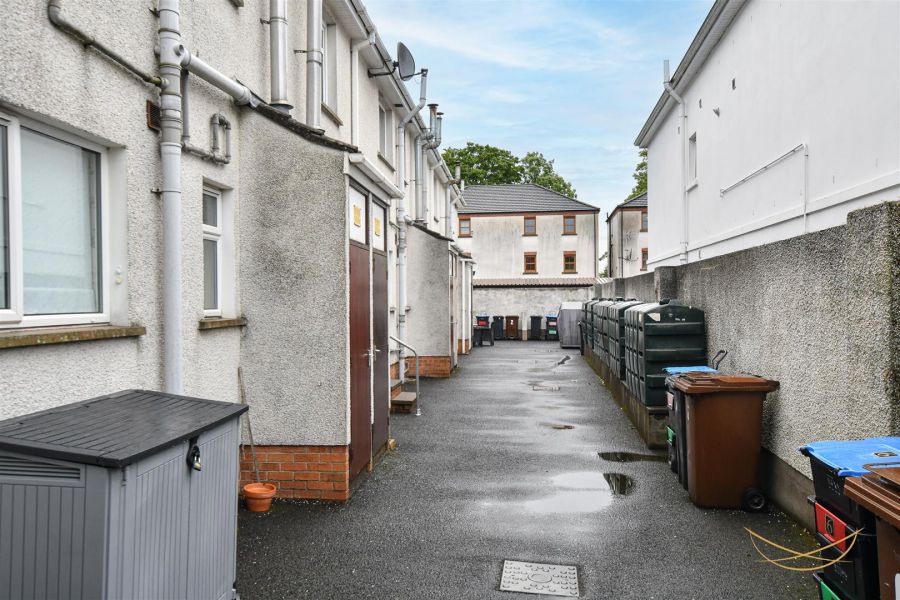 5 Abercorn Court