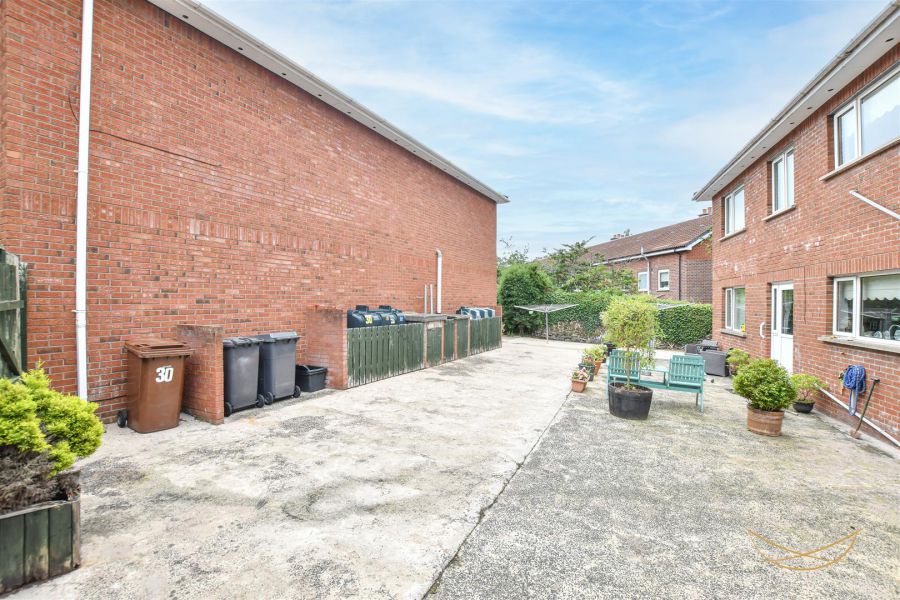 31 Rose Gardens