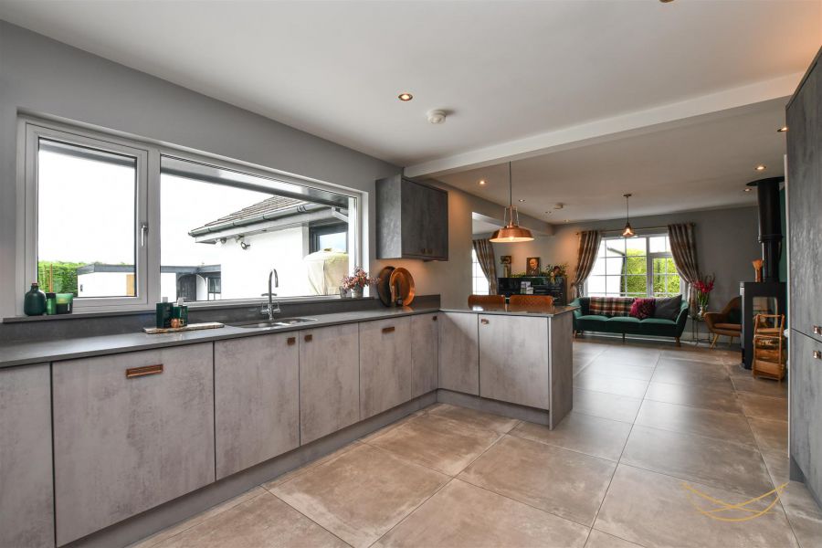 696 Doagh Road