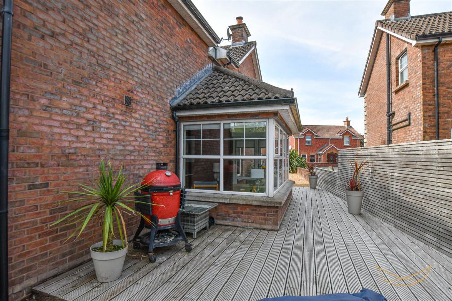 4 Claughlin Manor
