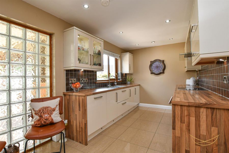 4 Burnet Close